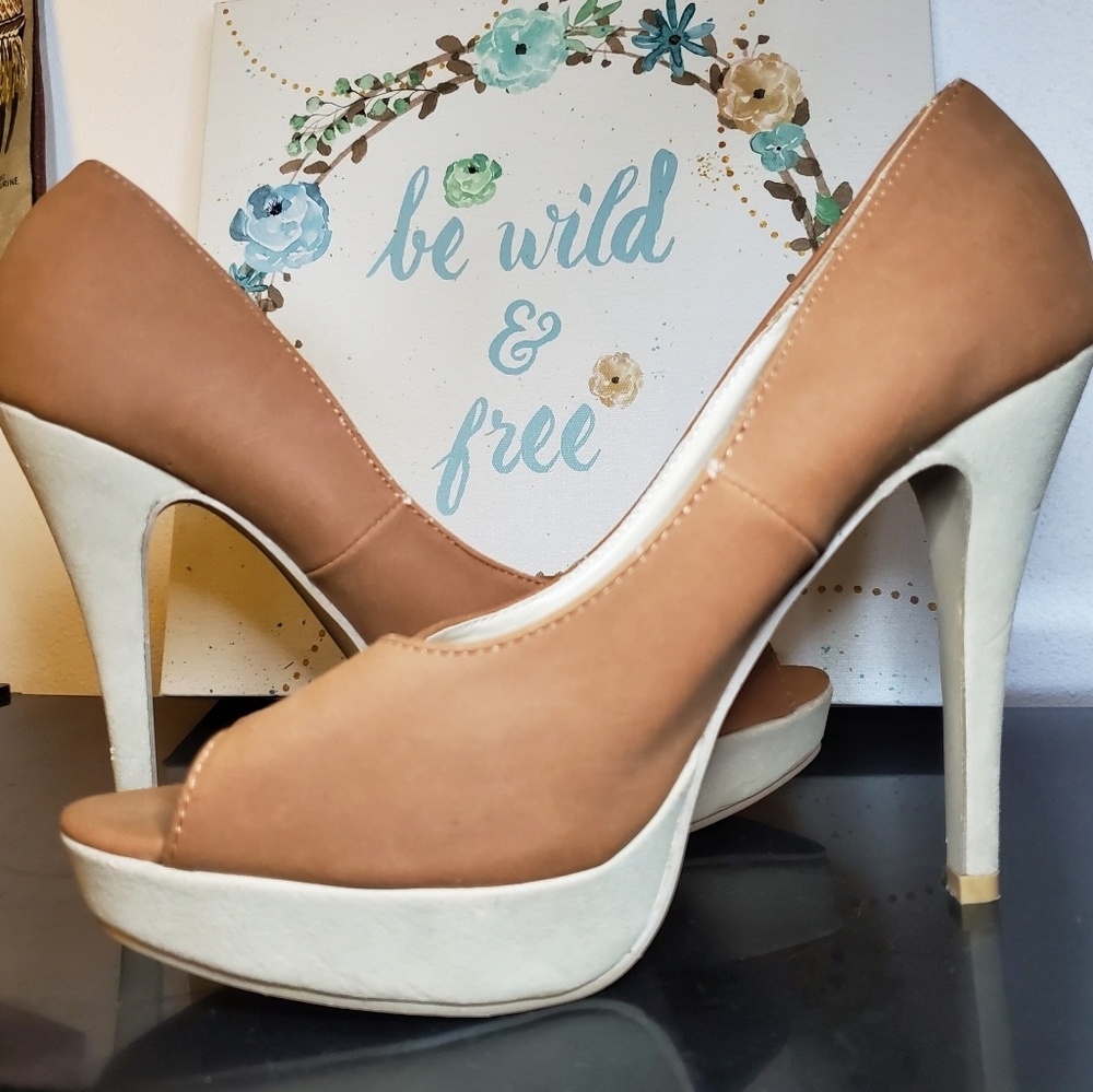 • Platform High Heels •